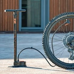 SKS Germany Pompe à Pied Air-X-Plorer 10.0 7 SKS Germany Pompe à Pied Air-X-Plorer 10.0 -Vélos Soldes 4002556971038 SKS AirXPlorer 10 0 Standpumpe 3