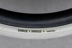 Schwalbe Pro One X Spartacus Evo Super Race 28-622 TLE Addix Race Pneus Pliants 8 Schwalbe Pro One X Spartacus Evo Super Race 28-622 TLE Addix Race Pneus Pliants -Vélos Soldes Schwalbe Pro One X Spartacus Evo Super Race 28 622 TLE Addix Race Faltreifen 4026495914673 b