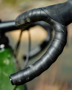 Wolf Tooth Components Bande De Guidon Supple Lite -Vélos Soldes Wolf Tooth Supple Lite Lenkerband WT SLITE BARTAPE BLK 4