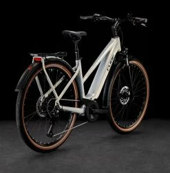 Cube Touring Hybrid Pro 625 Lady Pearlysilver'n'black -Vélos Soldes cube 631112 20118996 Touring Hybrid Pro 625 Lady pearlysilver n black 2