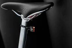 Supernova E3 Seat Post Tail Light 2 (12V) - Feu Arrière Pour E-bike 4 Supernova E3 Seat Post Tail Light 2 (12V) - Feu Arrière Pour E-bike -Vélos Soldes e3tl sp emo